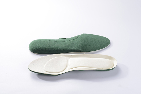 Memory foam footbed