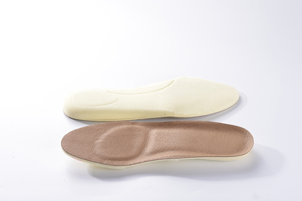 Memory foam footbed